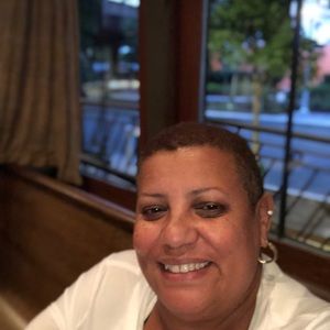 Meet your Posher, Gloria